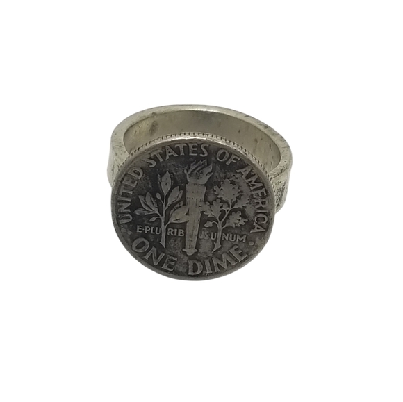 VINTAGE 1973 DIME RING WITH PEWTER BAND SIZE 7 - Picture 5 of 7